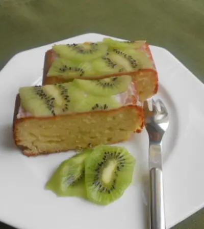 Kiwikuchen, einfaches Becherkuchen-Rezept