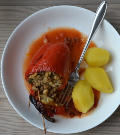 Gefüllte Paprika mit Dinkelreis, vegetarisch
